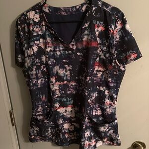Women’s scrub top